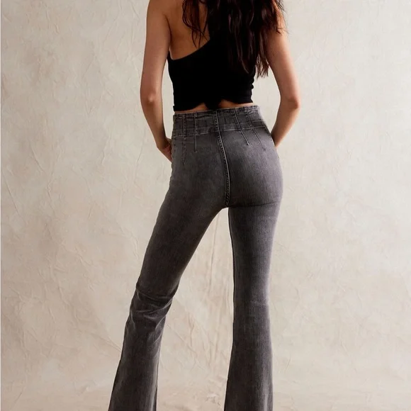 We The Free Jayde Flare Jeans Ridge Grey size 31 - Picture 8 of 9